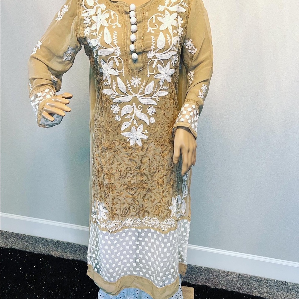 Lakhnavi Chikankari Suit